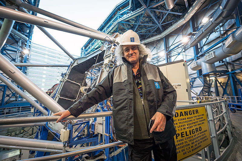 Foto: Photo by ESO/G. Huedepohl, via Wikimedia Commons; Odkaz na https://www.openculture.com/2019/07/queen-guitarist-brian-may-is-also-an-astrophysicist-read-his-phd-thesis-online.html